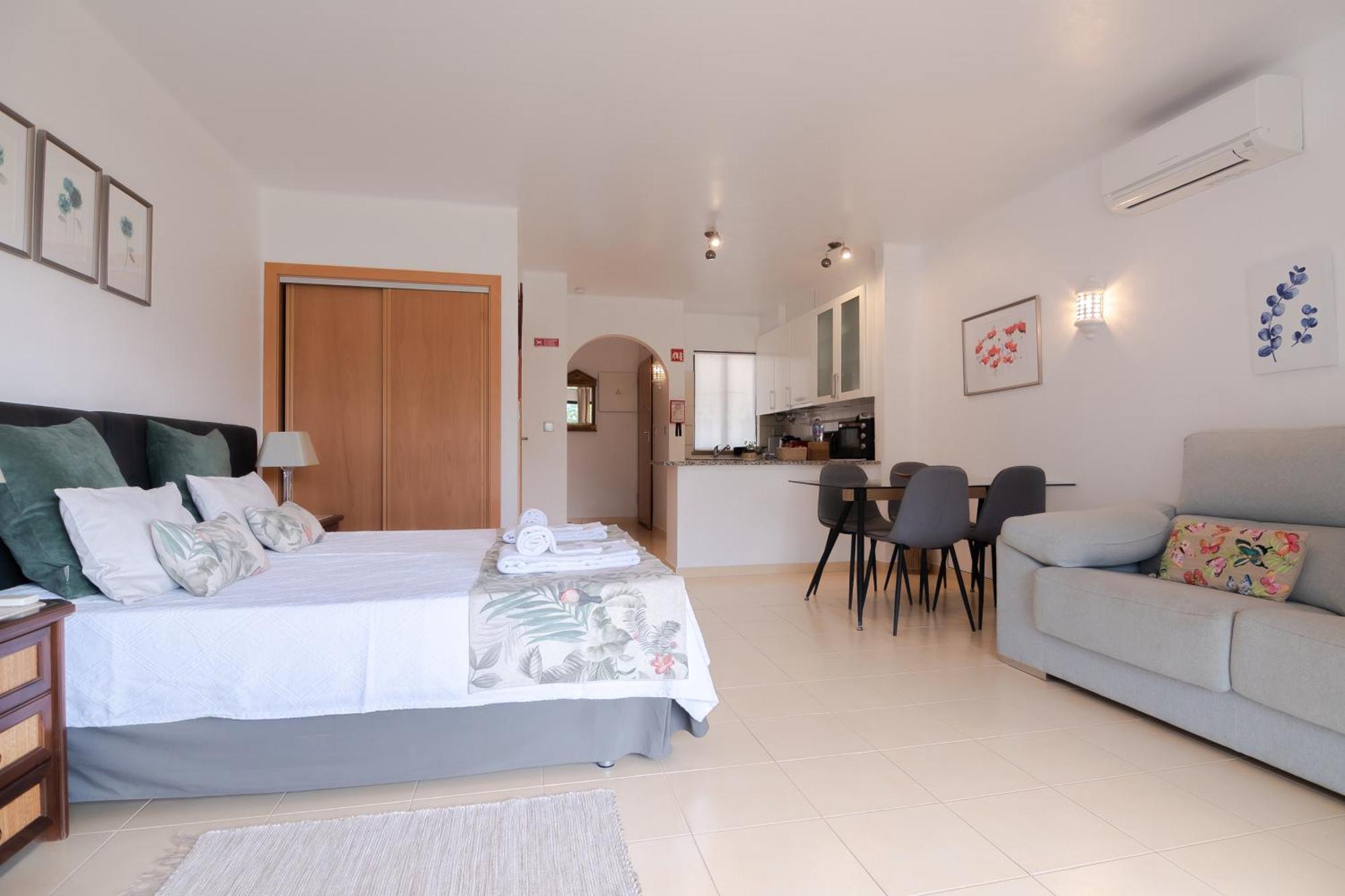 Seacoast Retreat With Pool And Beach Access By Drago Rentals Albufeira Kültér fotó