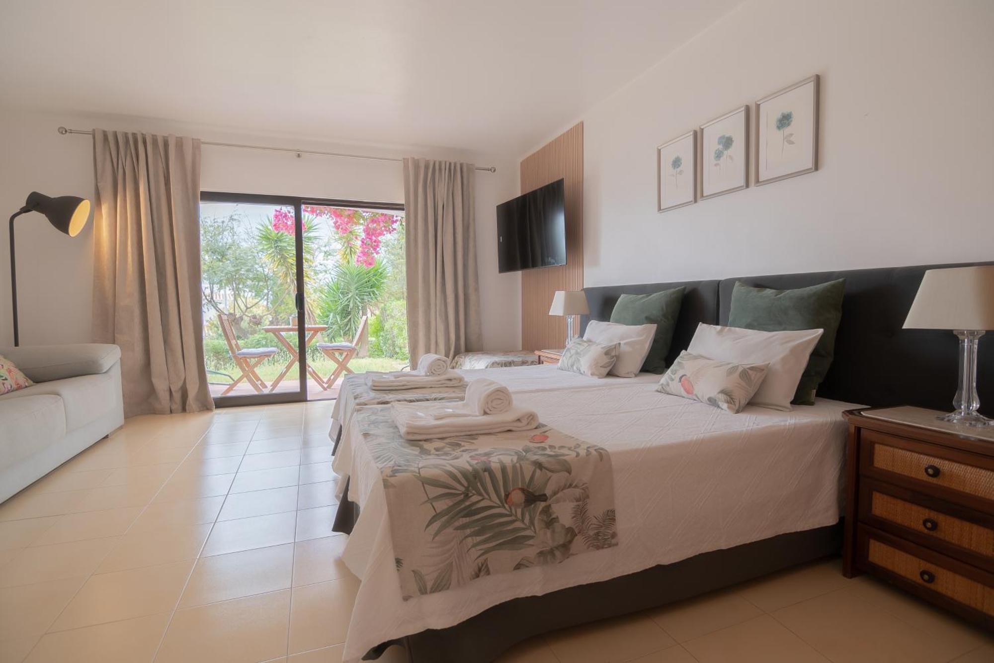 Seacoast Retreat With Pool And Beach Access By Drago Rentals Albufeira Kültér fotó