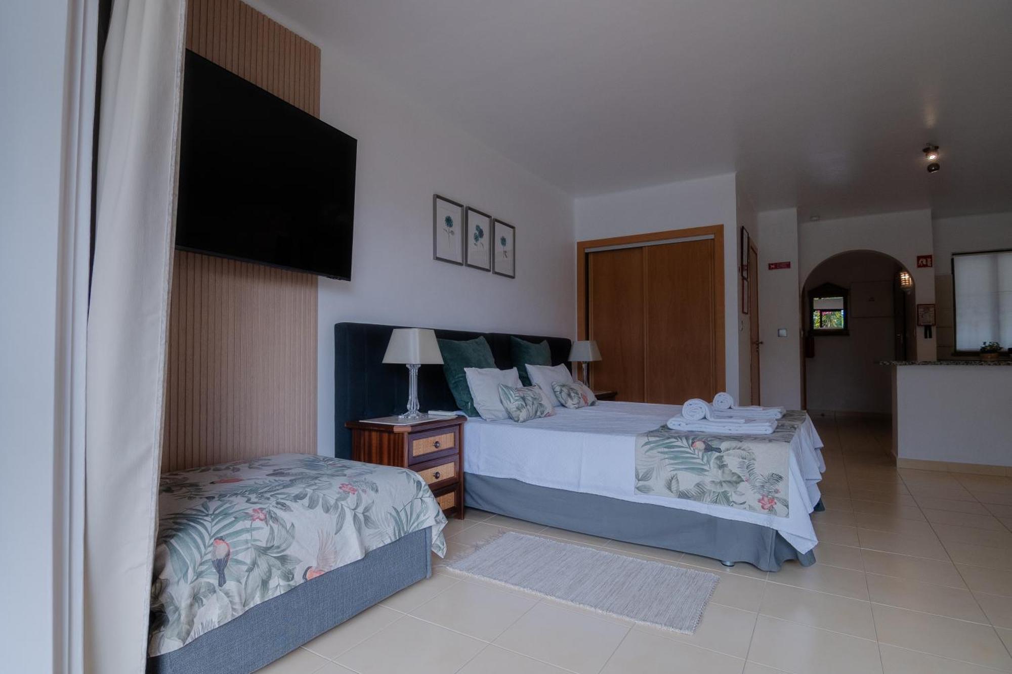 Seacoast Retreat With Pool And Beach Access By Drago Rentals Albufeira Kültér fotó